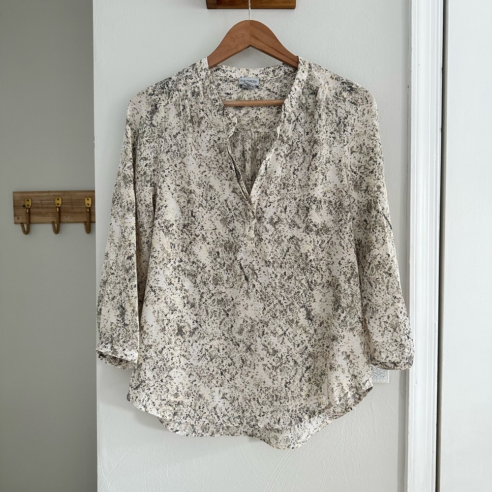Paraphrase flowy 1/2 button up blouse sz: Small